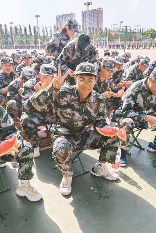 吃瓜爆料军训跳舞视频,揭秘军训跳舞视频背后的故事 第2张 吃瓜爆料军训跳舞视频,揭秘军训跳舞视频背后的故事 第2张